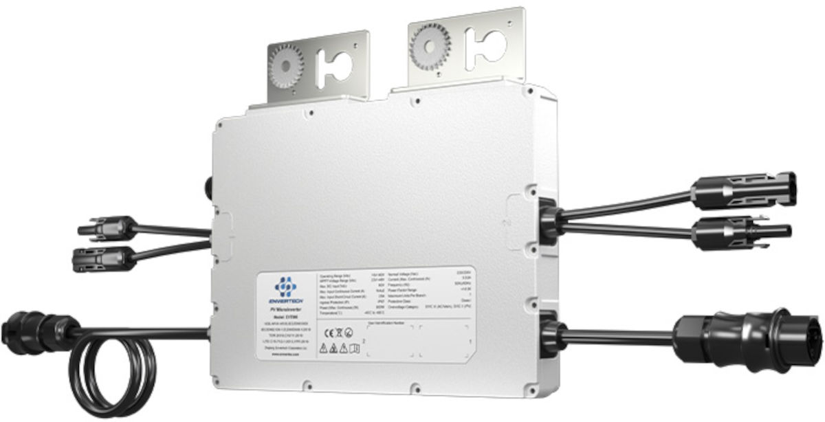 Wechselrichter Envertech EVT800, Hinteransicht, auf weißem Hintergrund